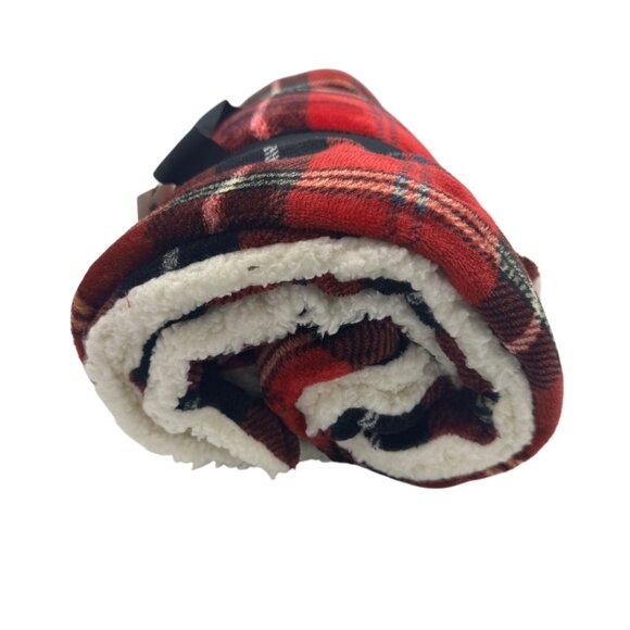 Northeast Outfitters 50 X 60 Cozy Sherpa Blanket Red Multicolor Plaid - Picture 4 of 4